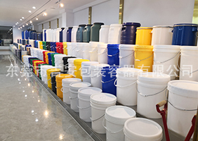 日本肉穴吉安容器一楼涂料桶、机油桶展区